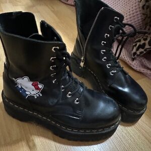Hello kitty edition Dr Martens Jadon